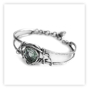 Handcrafted Jewellery. Unique OOAK Pendants, necklaces, Bracelets and rings. Natural unusual stones set in silver.